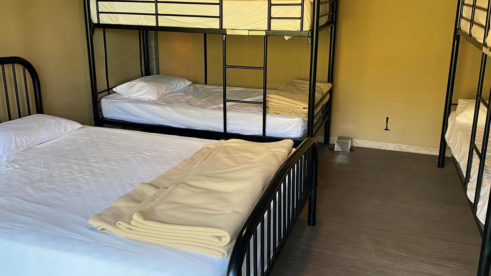 Luxury tent Habitat Noosa Hotel Cootharaba